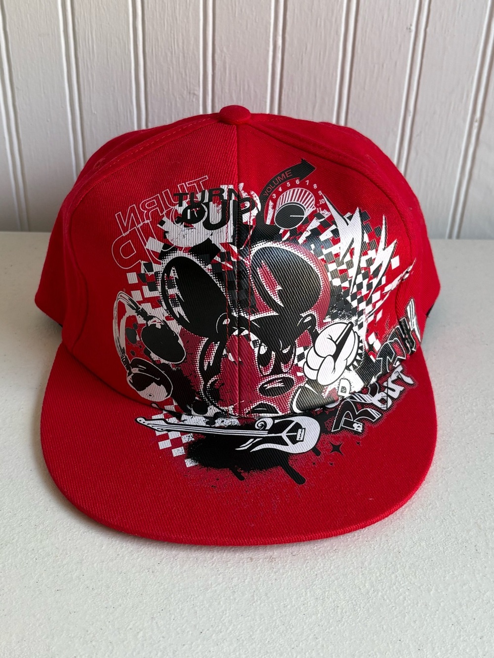 NWT Disney Parks Mickey Mouse Red Turn It Up Volume Rock Out Fitted Hat Cap NEW